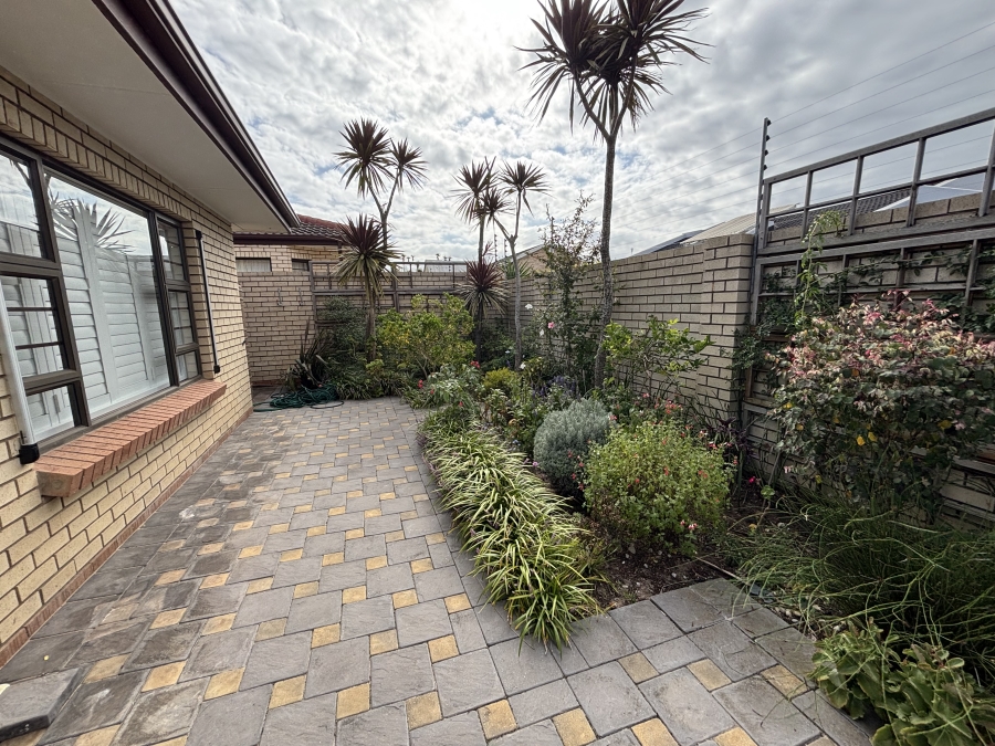 To Let 3 Bedroom Property for Rent in Summerstrand Eastern Cape